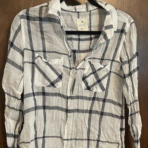 American Eagle button up. Size small